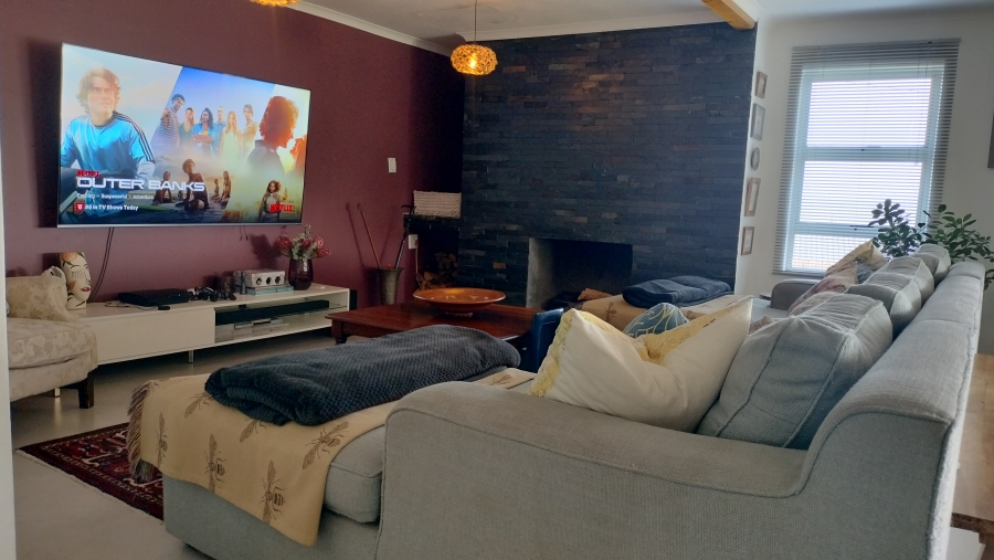 5 Bedroom Property for Sale in Fraaiuitsig Western Cape